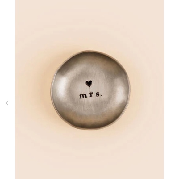 Francesca’s collections Mrs metal trinket dish - Picture 3 of 7